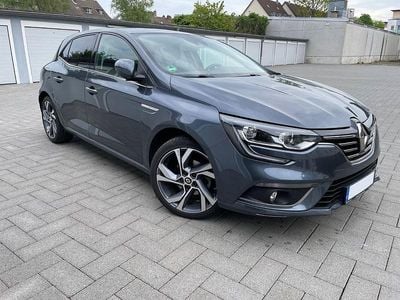 Begagnad Renault Mégane IV Intens 132 HK (97 kW) 2017 Blå Sedan