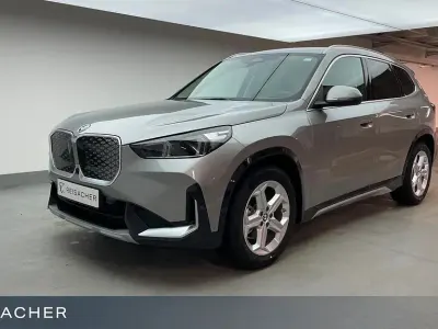 Neu BMW iX1 Sport Line 150 kW (204 PS) 2026 Silber SUV