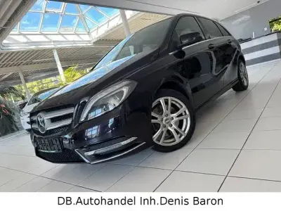 Gebraucht Mercedes B220 170 PS (125 kW) 2014 Nordlichtviolett Kleinwagen