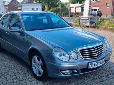 Grau Gebraucht 2003 Mercedes 300 Limousine | 7.990 €