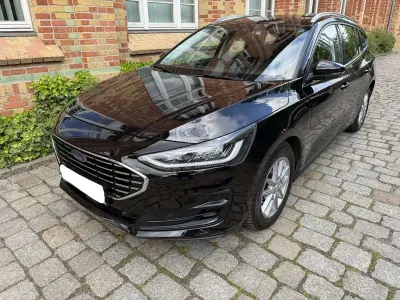 Gebraucht Ford Focus Titanium 125 PS (91 kW) 2023 Schwarz Limousine
