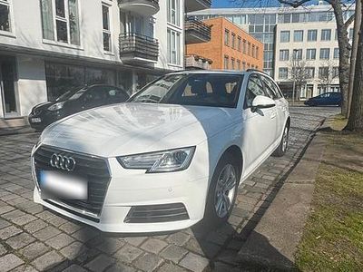 Używany Audi A4 Comfort 122 KM (89 kW) 2016 Biały Kombi