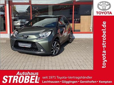 Cardamon green / night sky bla Gebraucht 2023 Toyota Aygo X Pulse SUV | 15.480 € (Fairer Preis)