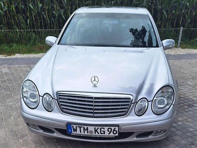 Gebraucht Mercedes E200 Classic 163 PS (119 kW) 2004 Silber Limousine