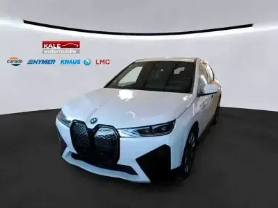 Gebraucht BMW iX Sport Line 239 kW (326 PS) 2022 Alpinweiss iii SUV