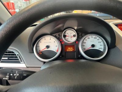 Gebraucht Peugeot 207 95 PS (69 kW) 2008 Weiß Limousine