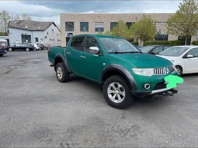 gebraucht Mitsubishi L200 4-4 61.000Km 1 Hand