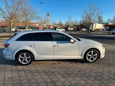 Weiß Gebraucht 2018 Audi A4 Kombi | 18.500 € (Guter Preis)