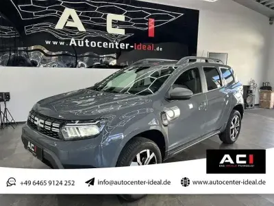 Używany Dacia Duster Journey 150 KM (110 kW) 2023 Szary SUV