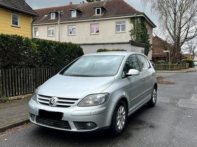 Usata VW Golf IV 105 CV (77 kW) 2005 Argento Berlina