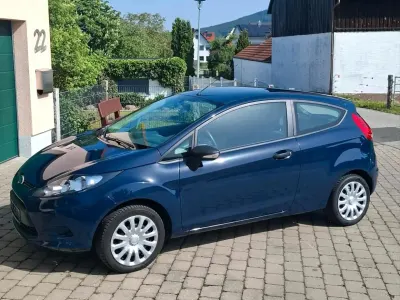 Gebraucht Ford Fiesta Ambiente 60 PS (44 kW) 2009 Blau Kleinwagen