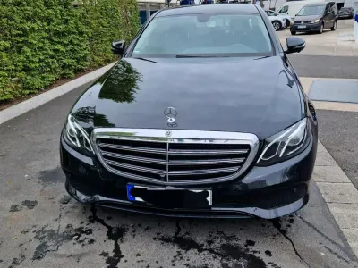 Gebraucht Mercedes E220 194 PS (142 kW) 2019 Schwarz Limousine