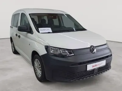 Käytetty VW Caddy 102 HP (75 kW) 2023 Valkoinen Tila-auto