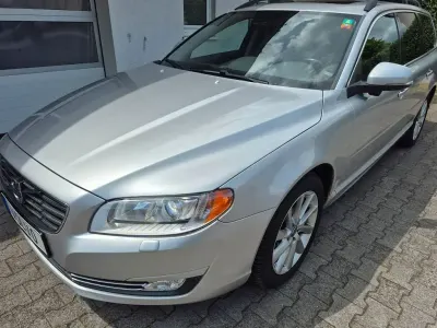 Gebraucht Volvo V70 Summum 181 PS (133 kW) 2015 Silber Kombi