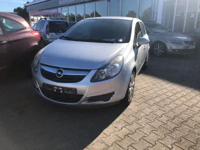 Gebraucht Opel Corsa Edition 86 PS (63 kW) 2010 Silber Kleinwagen