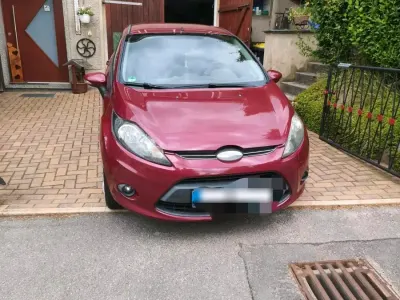 Gebraucht Ford Fiesta Trend 82 PS (60 kW) 2009 Rot Kleinwagen