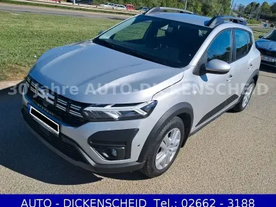 Używany Dacia Sandero Stepway 91 KM (66 kW) 2023 Szary Sedan/Limuzyna