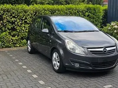 Używany Opel Corsa Innovation 101 KM (74 kW) 2010 Szary Hatchback
