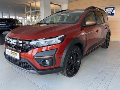 Braun Gebraucht 2025 Dacia Jogger Extreme Van / Kleinbus | 27.990 € (Etwas zu teuer)