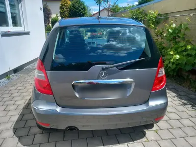 Gebraucht Mercedes A180 116 PS (85 kW) 2010 Grau Kleinwagen