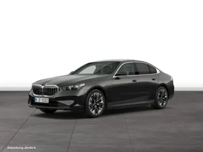 Gebraucht BMW 550e 489 PS (359 kW) 2025 Grau Limousine