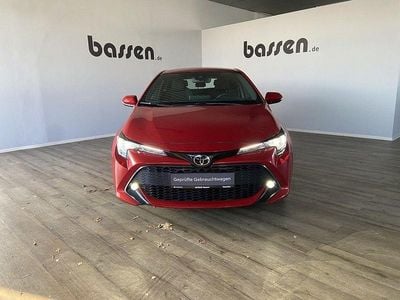 Gebraucht Toyota Corolla Comfort 116 PS (85 kW) 2021 Karminarot metallic Limousine