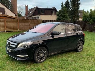 Gebraucht Mercedes B250e 131 kW (179 PS) 2017 Schwarz Van / Kleinbus