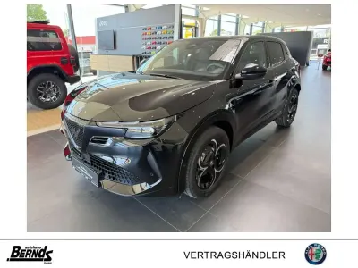 Neu Alfa Romeo Junior Ti 114 kW (156 PS) 2026 Nero tortona SUV