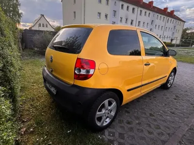 Używany VW Fox 56 KM (41 kW) 2007 Żółty Hatchback