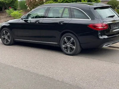 Gebraucht Mercedes C220 194 PS (142 kW) 2020 Schwarz Kombi