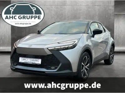 Neu Toyota C-HR Connect Style 152 PS (111 kW) 2025 Silber SUV