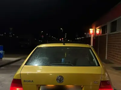Gebraucht VW Bora 102 PS (75 kW) 2000 Gold Kleinwagen