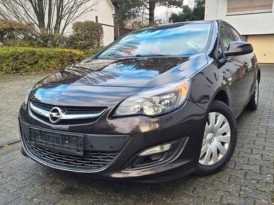 Braun Gebraucht 2014 Opel Astra Active Limousine | 6.270 € (Guter Preis)