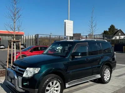 Gebraucht Mitsubishi Pajero 200 PS (147 kW) 2010 Grün SUV