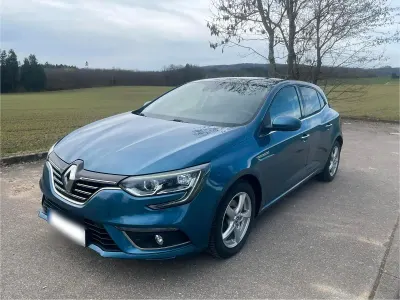 Używany Renault Mégane 116 KM (85 kW) 2016 Niebieski Sedan/Limuzyna