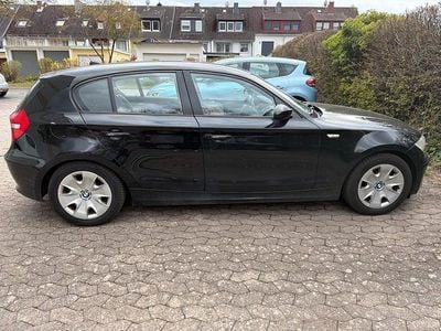 Gebraucht BMW 116 122 PS (89 kW) 2010 Schwarz Kleinwagen