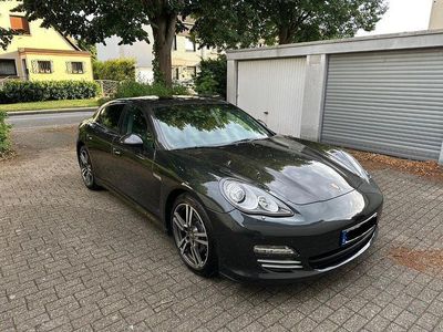 Porsche Panamera 4