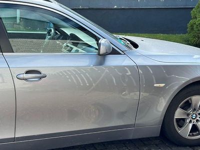 BMW 523