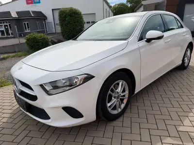 Gebraucht Mercedes A180 116 PS (85 kW) 2020 Weiß Limousine