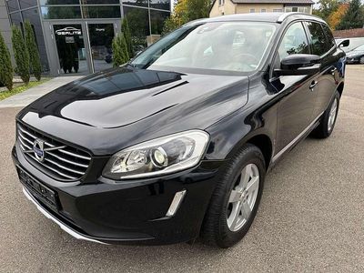 Black sapphire / metallic Gebraucht 2015 Volvo XC60 Summum SUV | 15.999 €