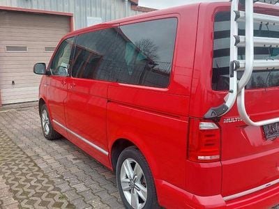 Gebraucht VW Multivan 199 PS (146 kW) 2018 Rot Van / Kleinbus