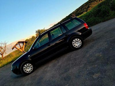 Schwarz Gebraucht 2002 VW Golf IV Basis Kombi | 3.000 € (Teuer)