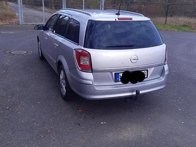 Silber Gebraucht 2010 Opel Astra Kombi | 4.600 € (Fairer Preis)