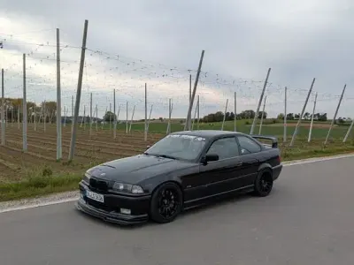 Gebraucht BMW 318 Competition Edition 140 PS (102 kW) 1998 Schwarz Coupé