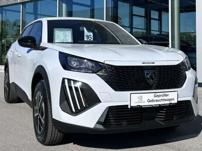 Gebraucht Peugeot e-2008 Style 114 kW (156 PS) 2025 Okenit weiß metallic SUV