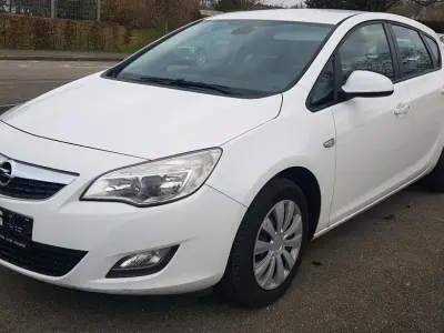 Brugt Opel Astra Cosmo 110 HK (80 kW) 2010 Hvid Sedan