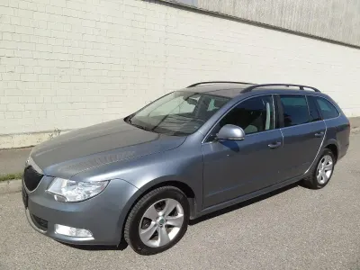 Gebraucht Skoda Superb 140 PS (102 kW) 2012 Silber Kombi