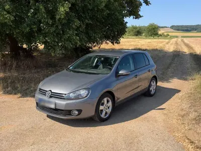 Gebraucht VW Golf VI Team 105 PS (77 kW) 2011 Grau Kleinwagen