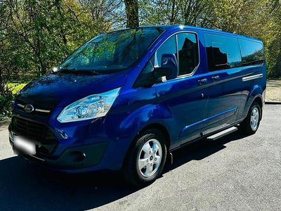 Gebraucht Ford Tourneo Titanium 170 PS (125 kW) 2017 Blau Van / Kleinbus
