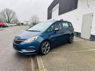 Second-hand Opel Zafira Active 150 CP (110 kW) 2017 Albastru Monovolum